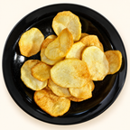 Papas españolas cocinadas y doradas sobre plato negro. Sugerencia de preparación.